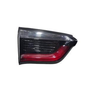 FEU STOP ARRIÈRE GAUCHE INTEGRÉ À LA PORTE Série JEEP Compass P55112685AB (16>) - Product Image 1