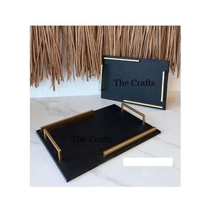 Lot de deux plateaux de service de différentes tailles Plateau à chocolat pour collations et ustensiles de cuisine de la plus grande qualité avec poignées en métal doré - Product Image 3