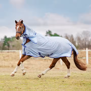 Commandez des tapis de cheval de qualité supérieure abordables pour l'hiver imperméables et personnalisés avec des feuilles de polyester de haute qualité - Product Image 5