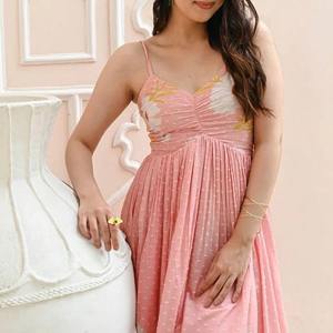 Vestido largo Floral con estampado de algodón hecho a mano indio, ropa de fiesta para mujer con estilo, regalo de novia personalizado, logotipo frontal, vestido dulce en oferta - Product Image 3