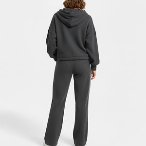 Ensemble Jogging et Sweat à Capuche à Capuche Zippé surdimensionné en Coton 100% Écologique Couleur Unie avec Logo Brodé Personnalisé pour l'Hiver - Product Image 4