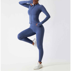 Ropa deportiva para mujer, correa ajustable, conjunto de entrenamiento de Yoga sin costuras, cintura media, cierre elástico, patrón sólido, logotipo frontal - Product Image 3