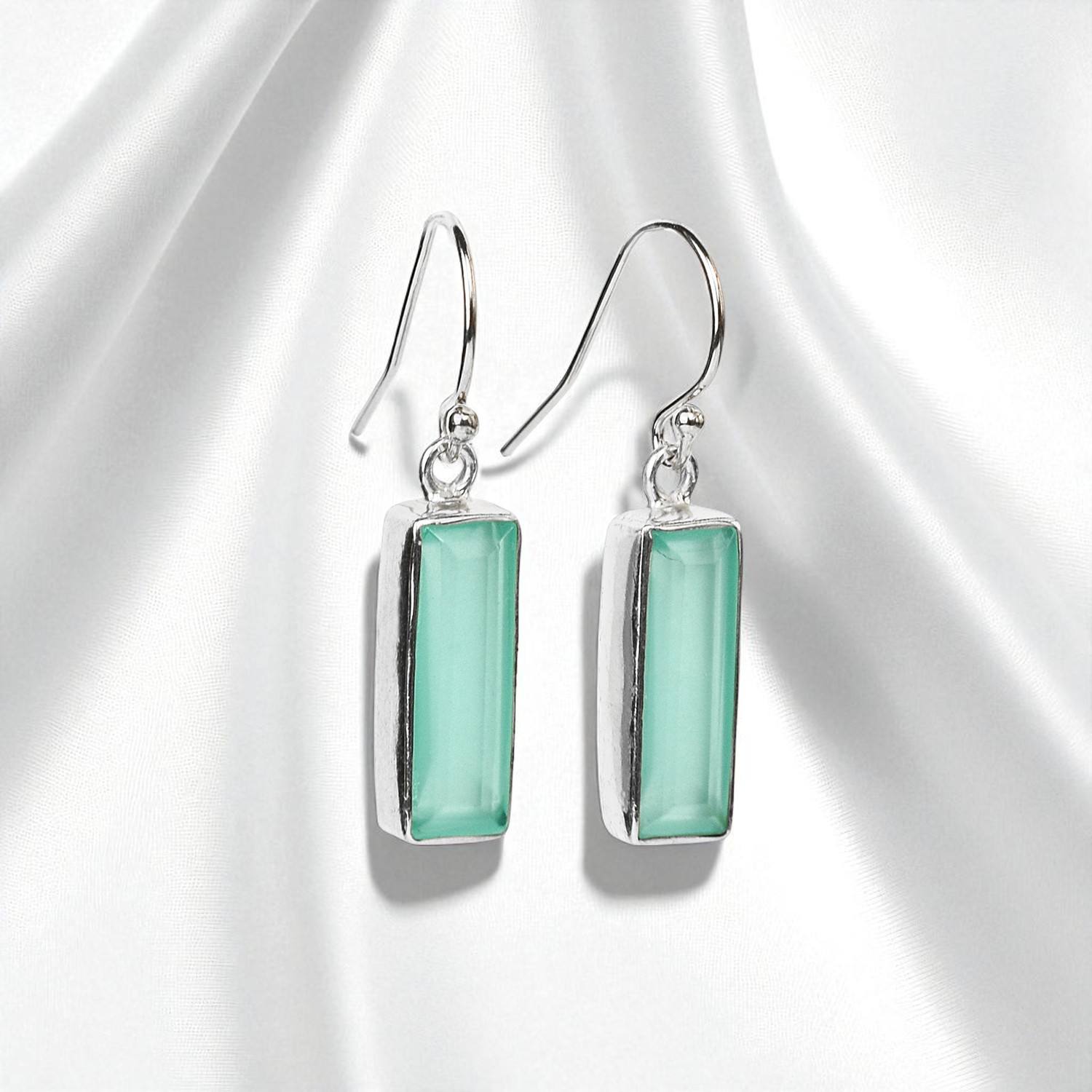 สีเงินอควาคาลซิโดนี