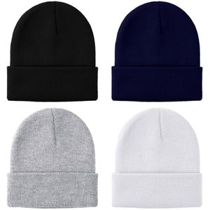 Bonnets d'hiver élégants et chauds avec logo personnalisé, couleurs unies, impression numérique – Bonnets en acrylique tricotés pour la plage, les affaires et les voyages - Product Image 1