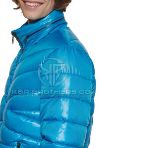 Doudoune pour homme avec design adapté aux voyages Structure pliable Minimaliste Col montant Logo avant - Product Image 6