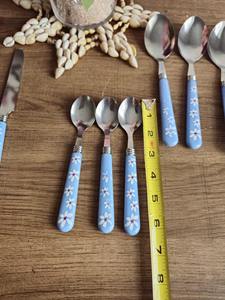Ensemble de couverts en résine bleue simple avec motif floral, adapté aux repas quotidiens, aux dîners en famille et à une manipulation confortable, en provenance d'Inde - Product Image 5