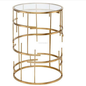 Table d'appoint en métal doré de luxe faite à la main pour la maison Table d'appoint moderne pour lit et canapé Meubles de café personnalisés - Product Image 4