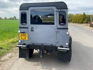 Voitures d'occasion neuves avec boîte de vitesses manuelle Intérieur en cuir foncé FWD Drive R20 Taille des pneus - Product Image 3