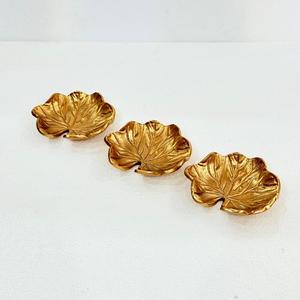 Bols en aluminium faits à la main, finition plaquée or, résistants à la chaleur, design moderne et luxueux pour les fêtes, les mariages et les cérémonies - Product Image 4