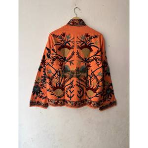 Veste en tissu Suzani en coton unisexe d'automne, broderie ouzbek, manteau d'hiver et de printemps sans fermeture, style hippie - Product Image 5