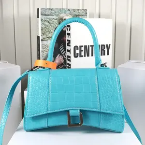 Tasarımcı çantası moda kadın klasik tarzı lüks çanta çanta omuz Crossbody çanta düz renk B
