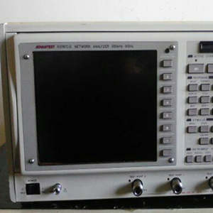 Analizador de Redes Vectoriales Advantest R3752BH 5Hz 500MHz con Pantalla LCD Analizador de RF - Product Image 4