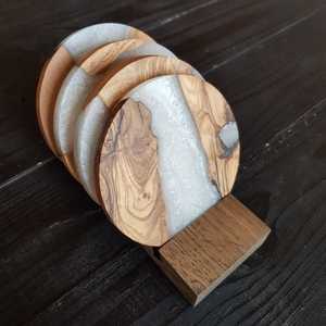 Ensemble de sous-verres de style classique moderne en bois avec résine époxy livraison gratuite pour la maison cuisine cadeaux d'anniversaire tapis et tampons pour boissons - Product Image 3