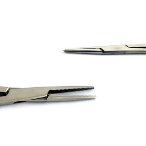 Pinzas Hemostáticas Manuales de Acero Inoxidable de Alta Calidad, Rectas y Curvas, de 12.5 cm, Tipo Mosquito, con Bloqueo Quirúrgico Halsted - Product Image 4