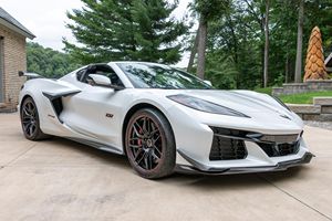 SUPER CLEAN 2023 CHEVROLET CORVETTE Z06 COUPÉ 3LZ PRÊT À ÊTRE EXPÉDIÉ - Product Image 2