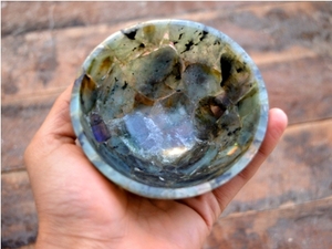 Bol de pierres précieuses en labradorite naturelle sculptée à la main de qualité supérieure Rare Spectrolite Stone Home Decor Meditation Crystal Chakra Flashy Premium - Product Image 4