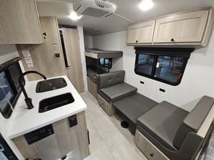 Remolques de Viaje Ligeros Forest River Flagstaff E-Pro E17LE Usados, Listos para Envío, Modelos 2025 y 2024 - Product Image 4