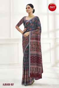 Elegante sari con estampado de Ajrakh en tela de crape japonesa Premium Diseño tradicional y vibrante para ocasiones festivas e informales - Product Image 2