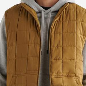 Chaleco aislado ligero para hombre, cálido y transpirable, perfecto para capas durante actividades al aire libre y clima frío - Product Image 6