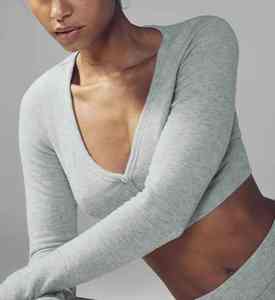 ชุดโยคะของผู้หญิงกางเกงขาสั้นสองชิ้นใส่สบาย & เสื้อตัวบนมีตะเข็บโอเวอร์ล็อก - Product Image 4