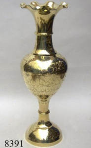 Vase à fleurs en forme de bouteille en aluminium moulé à la main indien avec finition martelée Vase décoratif de sol sur mesure - Product Image 4