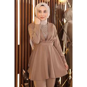 ชุดลำลองแบบมีเข็มขัด ผ้าโพลีเอสเตอร์คุณภาพสูง คอตั้ง ลายพิมพ์ ทรงเข้ารูป เสื้อและกางเกงขายาวระดับเข่า - Product Image 2