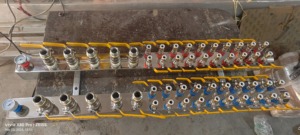 Collecteur d'eau à 8 entrées et 8 sorties Dubey International pour moule à animaux de compagnie avec garantie de 2 ans - Product Image 3