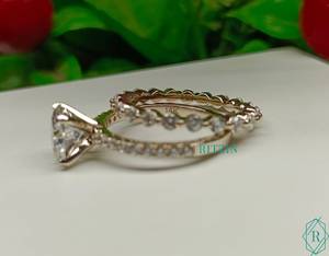 Anillo de Compromiso de Diamante Redondo Cultivado en Laboratorio de 1.00 CT, Claridad VVS-VS, Colección Nupcial para Mujer, Engaste de Oro Blanco con Puntas, Estilo Clásico - Product Image 3