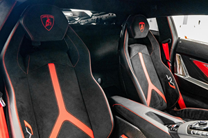 Sedán Superdeportivo Exótico de Alto Rendimiento 2024, Motor Estilo V12, Caja de Cambios Automática, Kit Aerodinámico de Carbono, Neumáticos R17, Asientos de Cuero Oscuro en el Lado Izquierdo - Product Image 5