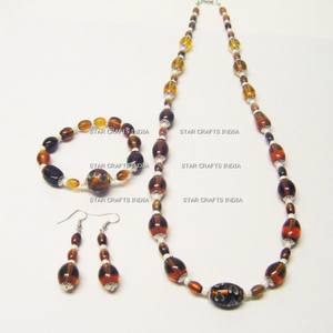 Produit le plus vendu personnalisé de collier en résine et bois de haute qualité du fabricant indien - Product Image 4