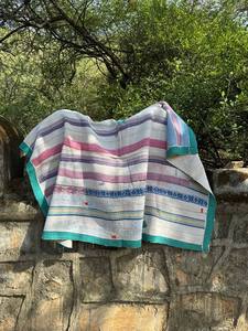 Couverture réversible authentique en coton Kantha vintage, tissée à la main en Inde - Product Image 4