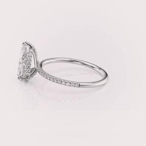 Bague pour femme en argent sterling 925 massif plaqué rhodium, sertie de diamants de forme poire certifiés IGI, cultivés en laboratoire, avec pierres latérales classiques - Product Image 2