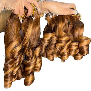 Prix de gros Ensemble d'extensions de cheveux rebondissants avec fermeture, couleur personnalisée à partir de vrais cheveux humains - Product Image 1