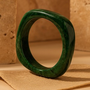 Brazaletes de Resina Más Vendidos, Ligeros y Modernos para Uso Diario y Moda de Oficina, Disponibles en Grandes Cantidades - Product Image 4