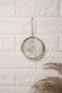 กรอบรูปติดผนังทรงกลม กระจกใส ขอบสีทอง ประดับดอกไม้แห้ง ตกแต่งผนัง ราคาประหยัด เหมาะสำหรับงานแต่งงาน - Product Image 3