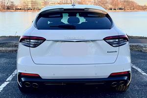 Venta Especial: Auto Usado de Lujo en Excelentes Condiciones, Maserati Levante Modena 2022, Listo para Envío - Product Image 4