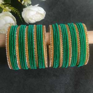 Ensemble de bracelets indiens Rhinestone CZ Crystal Wedding Bridal Velvet Bangle Bracelets Bijoux pour femmes filles (lot de 44) - Product Image 2