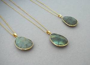 Collier pendentif en or labradorite à facettes Long bijoux en labradorite naturelle élégant collier de pierres précieuses grises - Product Image 6