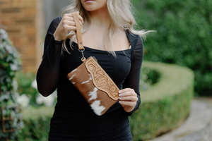 กระเป๋าคลัทช์กันน้ำลายสัตว์สไตล์โบฮีเมียนตะวันตก งานแฮนด์เมด พร้อมงานปักและสายคล้องมือแบบควิลท์สีสันสดใสสำหรับฤดูใบไม้ผลิ - Product Image 3