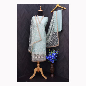 Ropa de fiesta de mujer india de longitud completa de diseñador, ropa de algodón y seda étnica bordada pesada, vestido indio de estilo pakistaní - Product Image 5