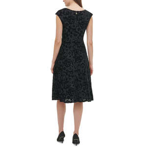 Abito Tommy Hilfiger da donna in velluto bruciato a maniche corte, modello A-Line, nero, taglia 10, con vita naturale, confortevole - Product Image 2