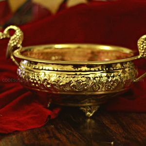Design Metal Urli fabriqué à la main en métal recouvert de laiton idéal pour la salle de pooja ou la décoration festive - Product Image 2