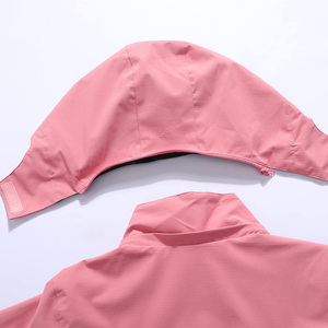 Chaqueta de Senderismo Impermeable con Capucha y Puños Elásticos, Personalizable con Logotipo y Tallas a Medida - Product Image 4