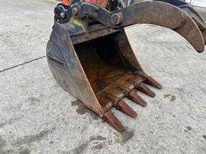 Miniexcavadora Kubota KX040-4 2021: Rendimiento Potente y Eficiencia Compacta - Product Image 3