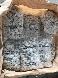 Piedras de guijarros grises naturales de primera calidad perfectas para paisajismo, jardín y caminos - Product Image 3