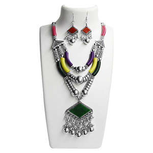 Jeweljunk Navratri Conjunto de collar multicolor especial Joyería fina chapada en oro con pendientes y anillos-1110884 - Product Image 1