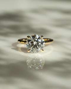 Bague de fiançailles en Moissanite 2 Ct allongée coupe poire pour femme Bague solitaire en Moissanite coupe poire scintillante en argent sterling 925 - Product Image 1