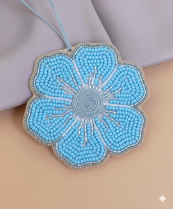 Breloques de sac en perles de rocaille brodées avec logo personnalisé, vente en gros, breloques de sac brodées à la main avec porte-clés pour sacs de femmes - Product Image 5