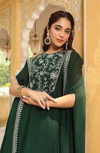 ชุดเดรสยาวแบบ Anarkali ผ้าจอร์เจตต์ลายดอกไม้สวยงาม พร้อมงานปักเลื่อมแบบกลับด้านสำหรับงานปาร์ตี้ - Product Image 4