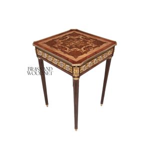 Table d'appoint carrée de luxe avec marqueterie géométrique complexe, médaillons en porcelaine peints à la main et décor palais en laiton doré - Product Image 4